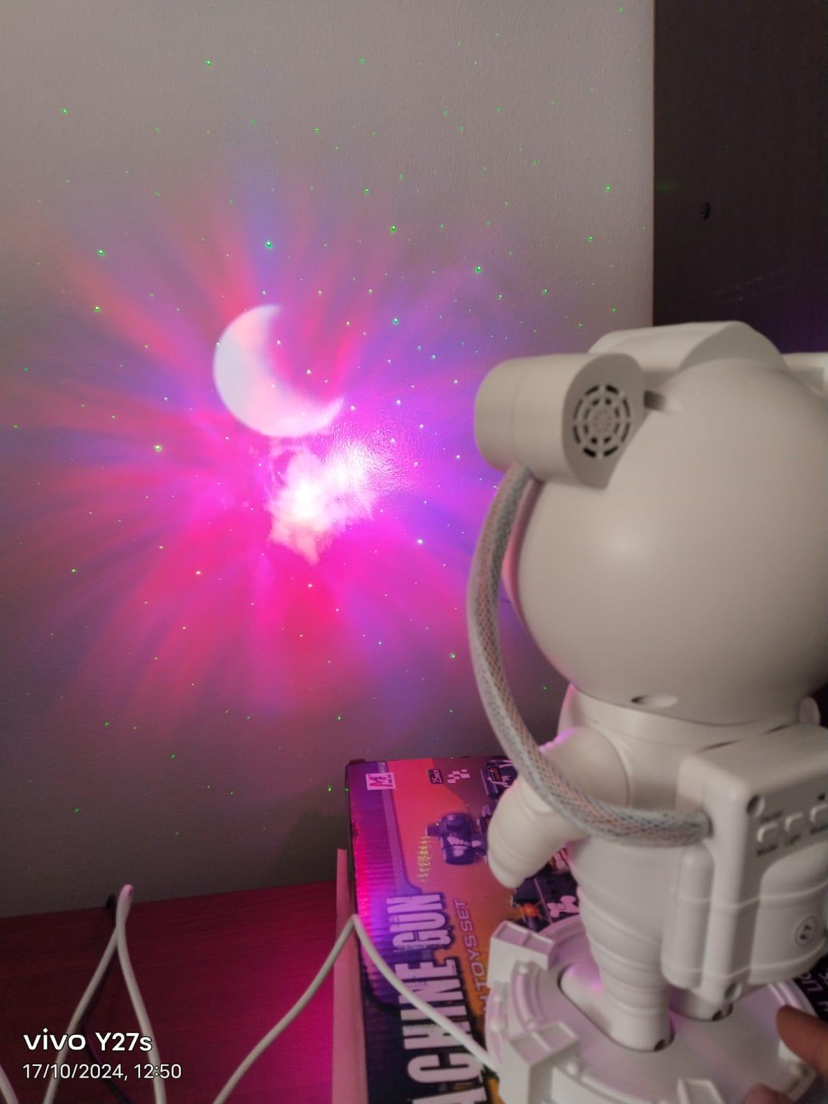 Astronauta Proyector de Nebulosa 3D con Bluetooth y Sonidos Relajantes